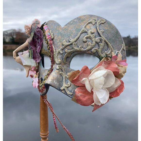 Katherine’s Collection Mask Masquerade Mardi Gras Fairy Gold Sequins Flowers - Picture 5 of 16